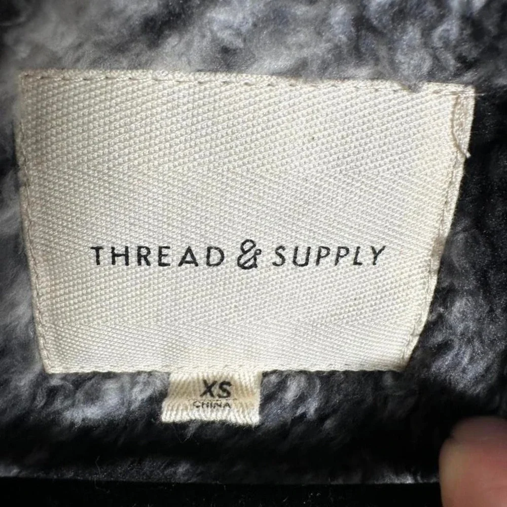 W83. Thread & Supply black + white plaid fleece jacket Size XS - Picture 2 of 5